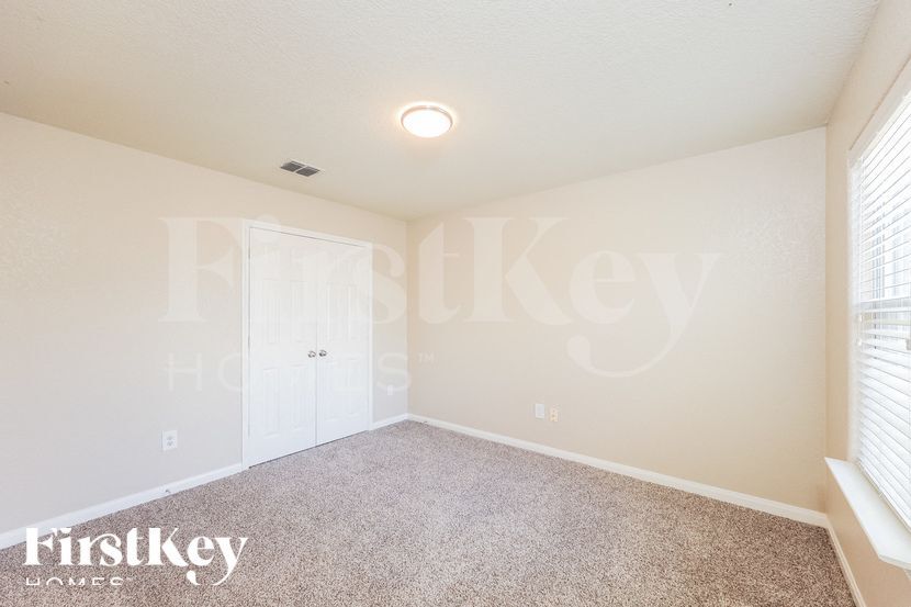 Building Photo - 5831 Forest Canyon