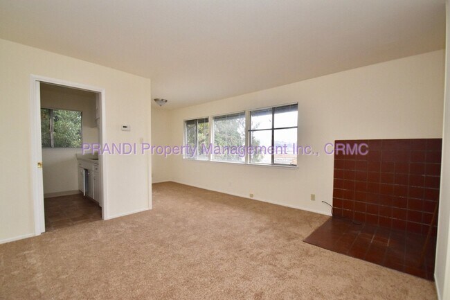 Building Photo - 104 Wisteria Way