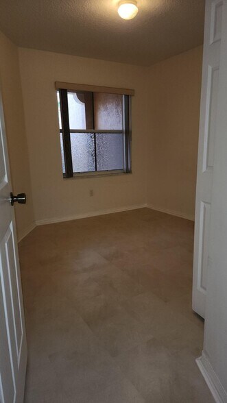 Building Photo - 4929 Windward Way
