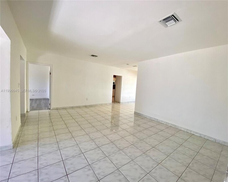 Building Photo - 1325 Marseille Dr