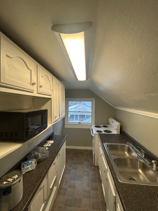 Building Photo - 335 S Lincoln Ave