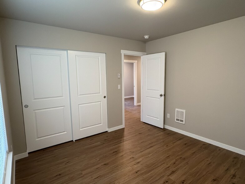 Building Photo - 3028 Pine Rd NE