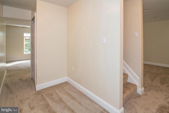 Building Photo - 3018 Desert Palm Ct