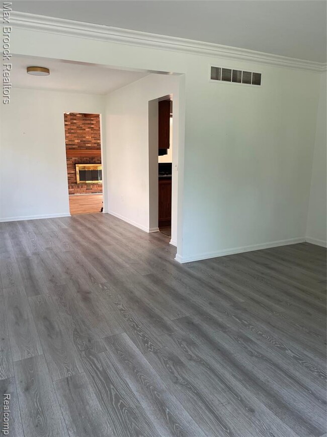 Building Photo - 6330 Odessa Dr