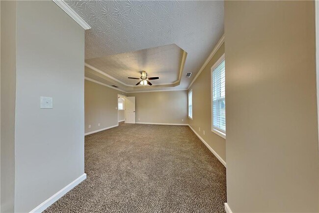 Building Photo - 903 Tucker Ln