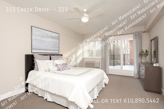 Building Photo - 313 Creek Dr