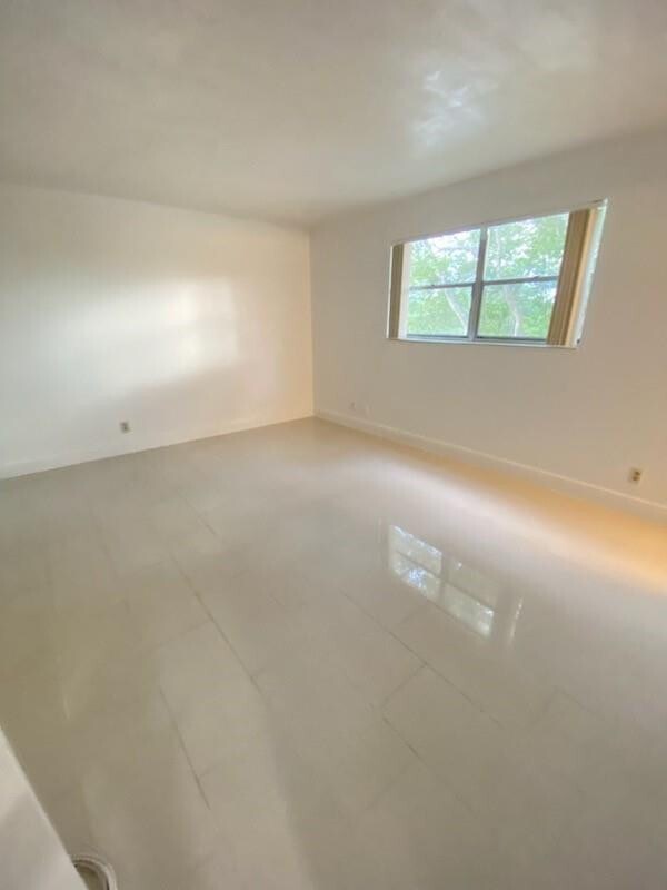 Building Photo - 3120 N Pine Island Rd