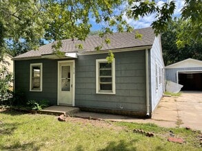 Building Photo - $850 - 2 bed 1 bath - Single Family Home
