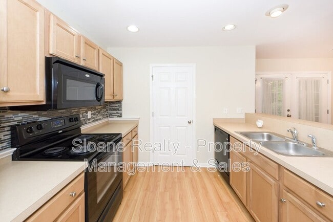 Building Photo - 2457 Scholar Ln