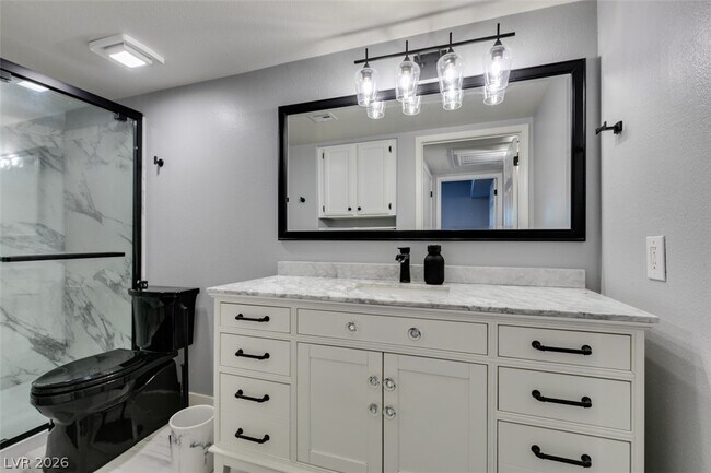 Building Photo - 7255 W Sunset Rd