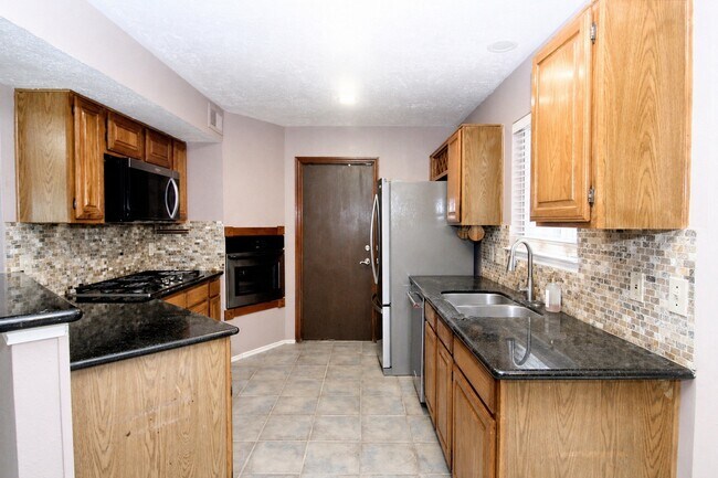 Building Photo - 3515 Woodmere Ln