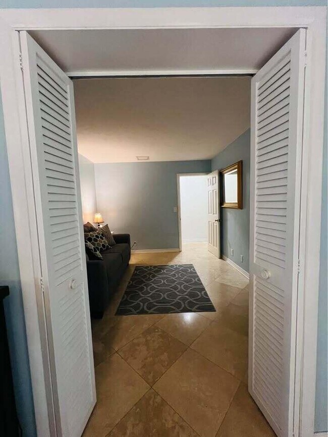 Building Photo - 7834 Edgewater Dr