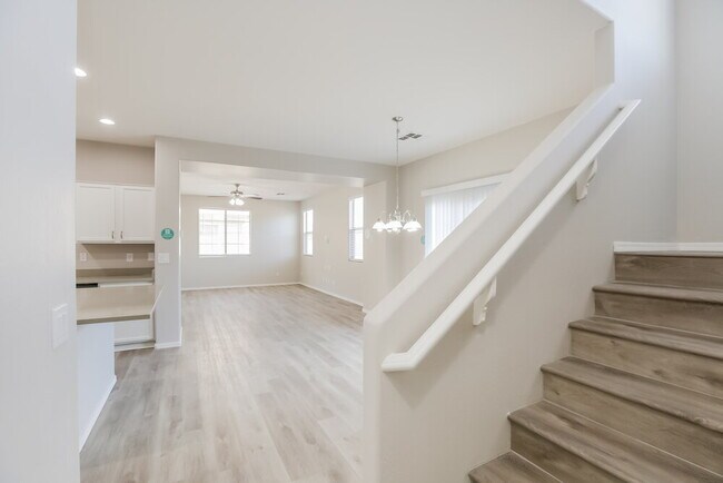 Building Photo - 7057 S 7th Ln