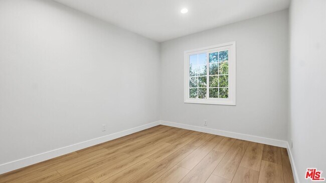 Building Photo - 4030 Abourne Rd