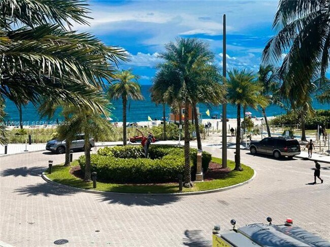 Building Photo - 4111 S Ocean Dr