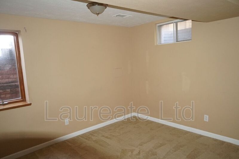 Building Photo - 1853 S Oakland St