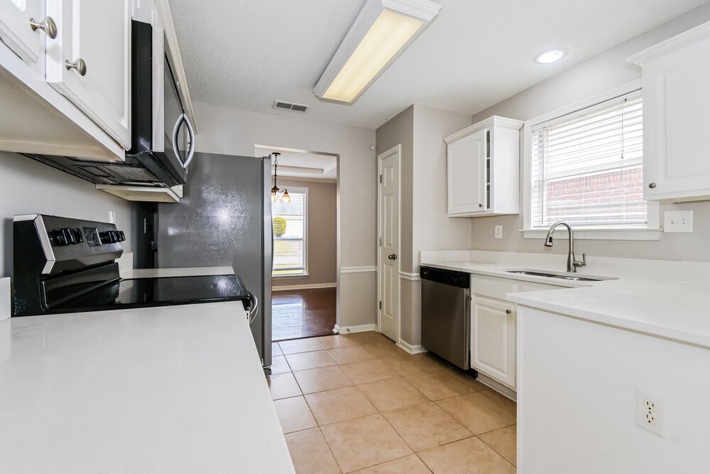 Building Photo - 1141 Red Fern Cir E