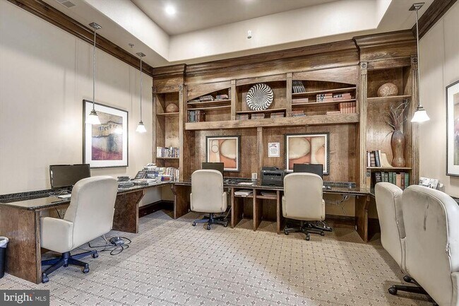 Building Photo - 12941 Centre Park Cir