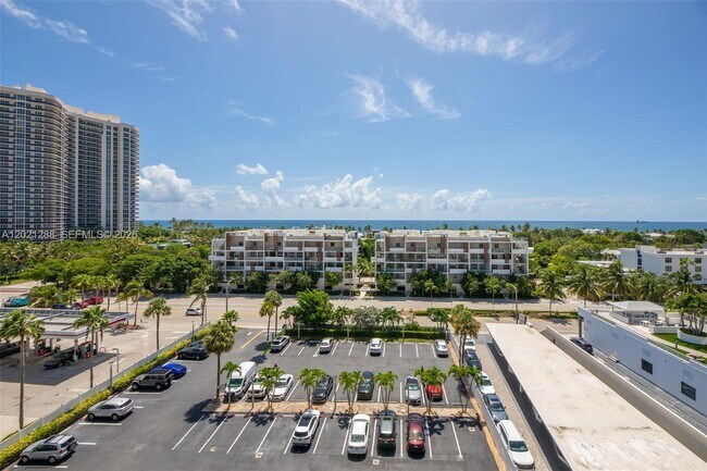 Building Photo - 3031 N Ocean Blvd