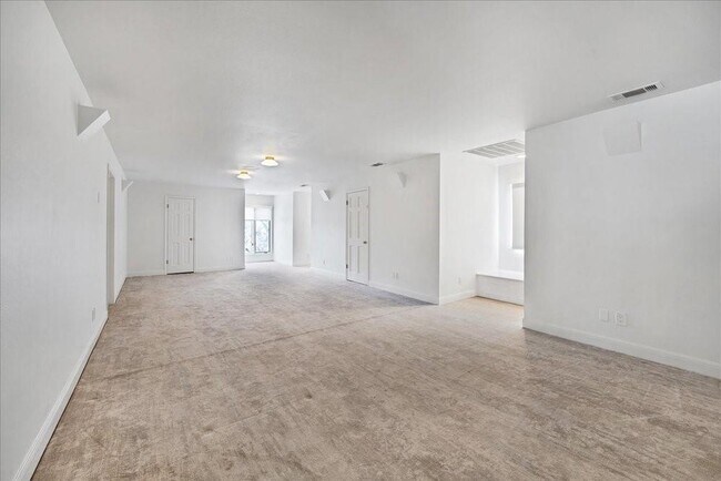 Building Photo - 1508 Marshall Ln