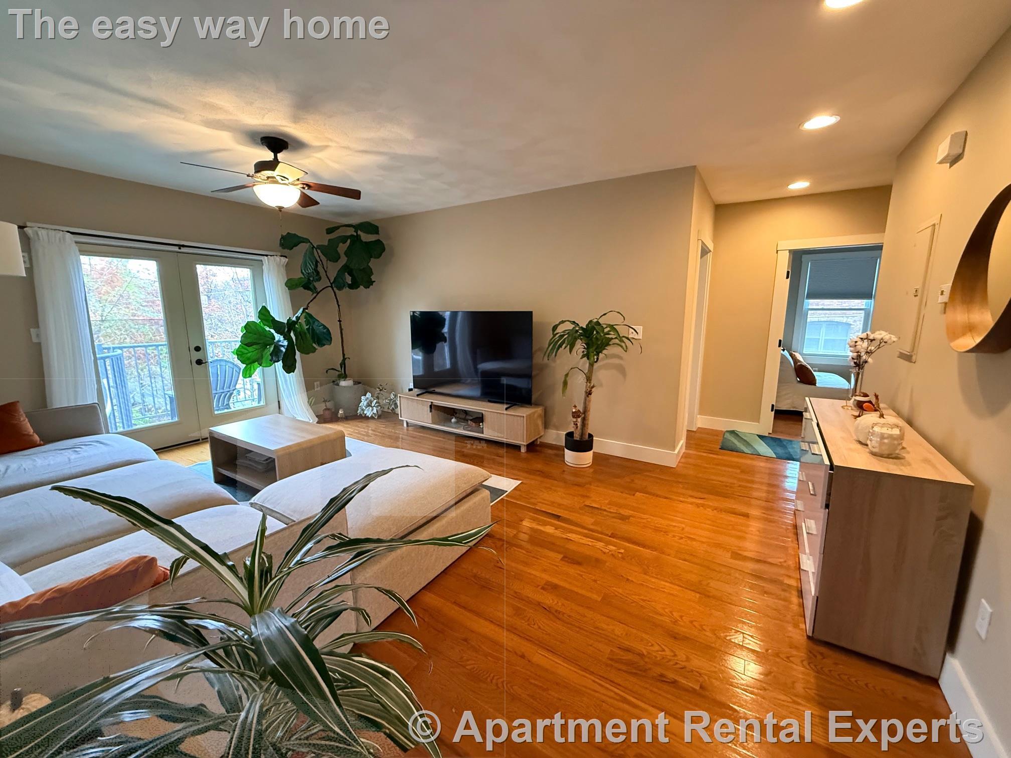 Building Photo - 119 Central St