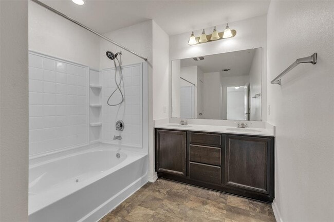 Building Photo - 6729 Horseshoe Pond Dr