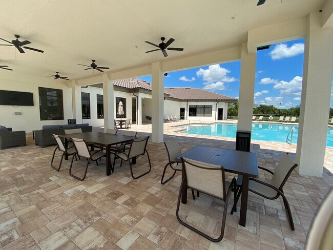 Building Photo - 15045 Palamos Cir