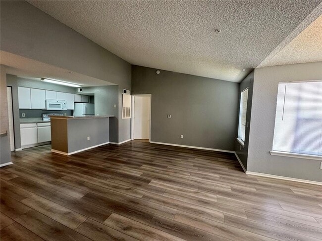 Building Photo - 2218 Grand Cayman Ct