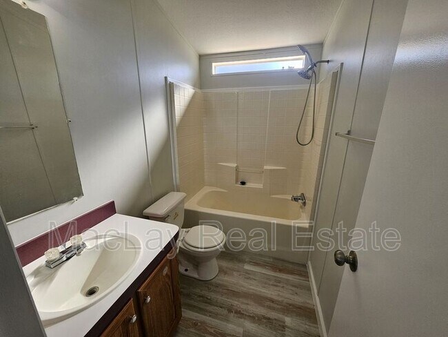 Building Photo - 725 S 97th Way