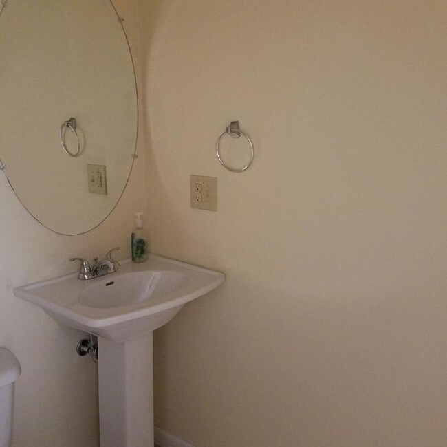 Building Photo - 78 Pinnacle Ln