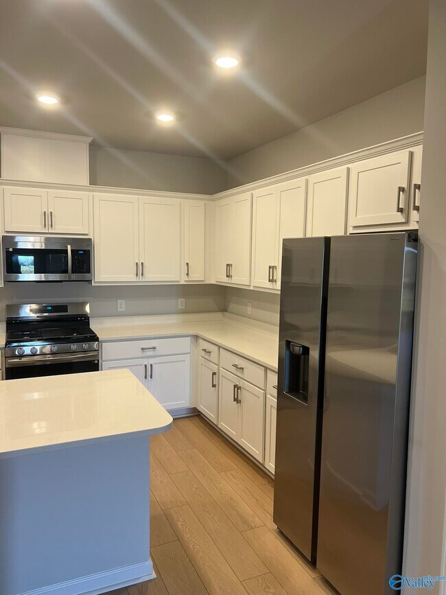 Building Photo - 159 Little Britain St