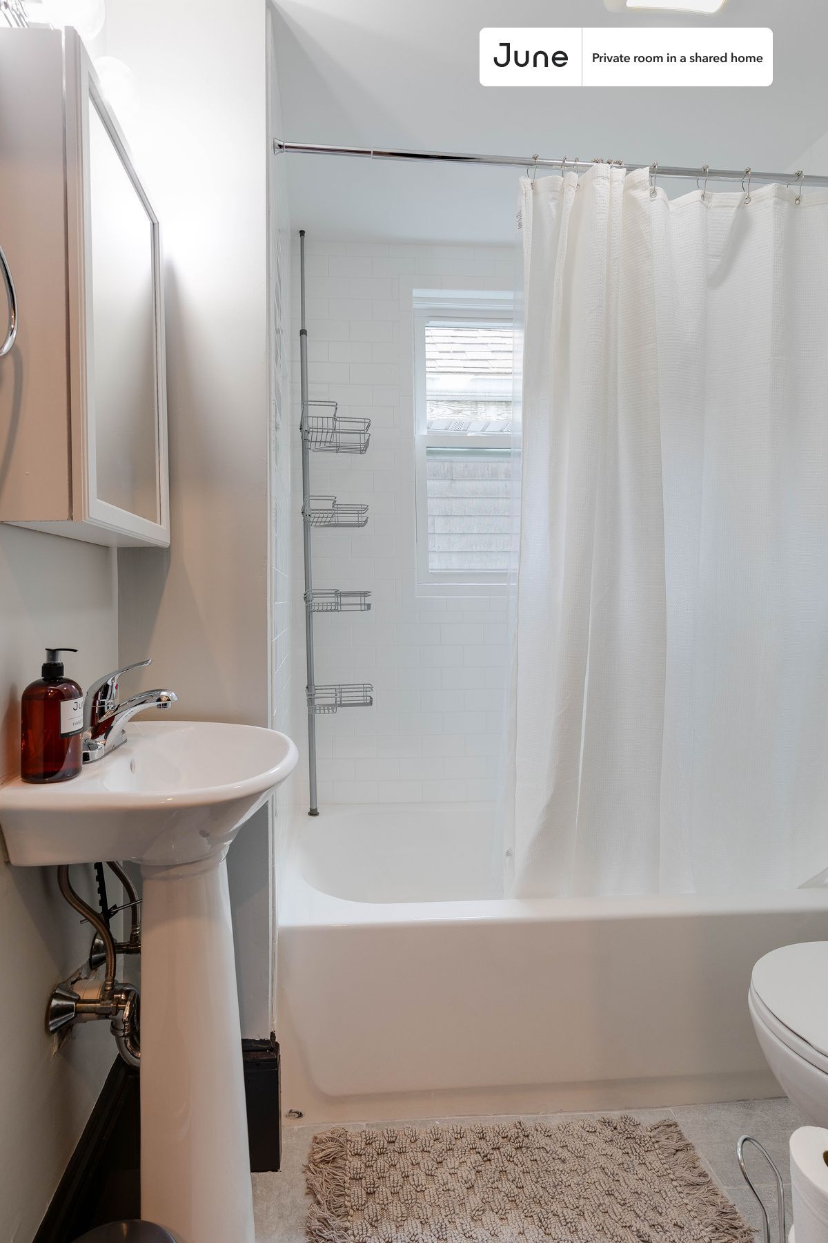 Building Photo - Room in Shared 4 bed/1.5 bath home