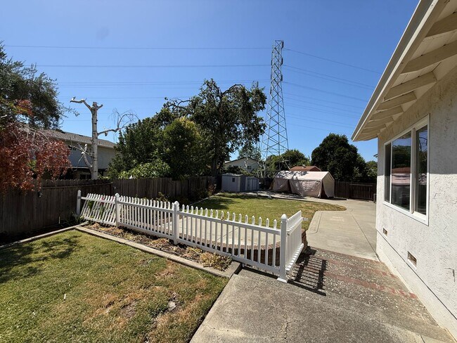 Building Photo - 3537 Augusta Ct
