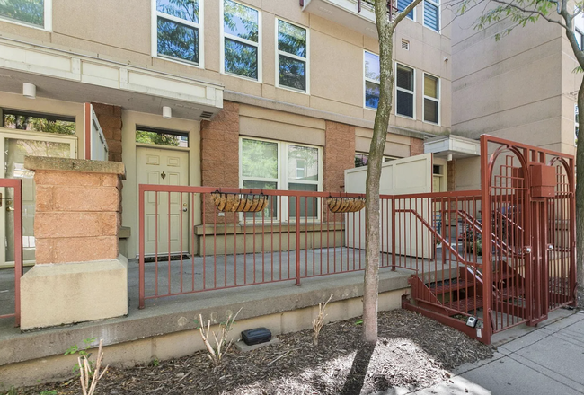 Building Photo - 545 N 1st St