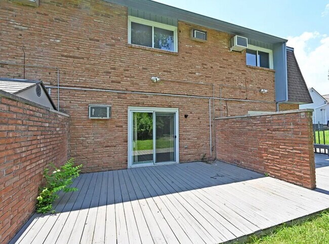 Building Photo - 22 E Central Ave