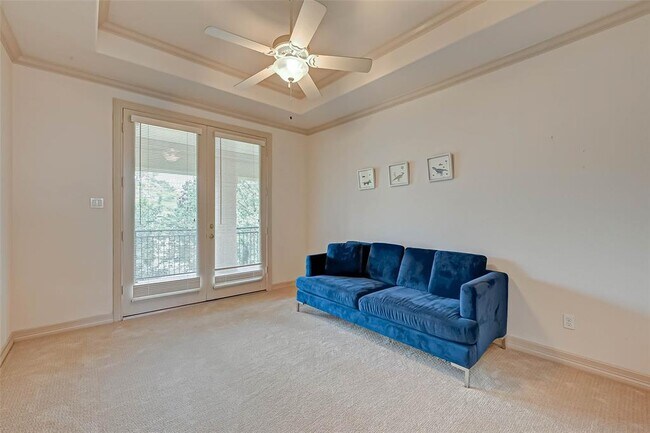 Building Photo - 16810 Southern Oaks Dr