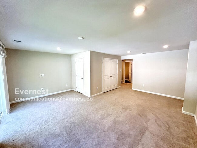 Building Photo - 3934 Grove Point Dr