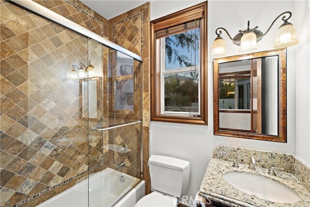 Building Photo - 3811 Vista Blanca