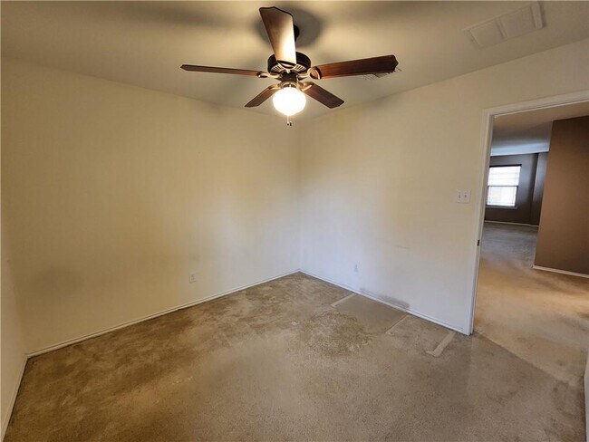 Building Photo - 222 Telluride Dr
