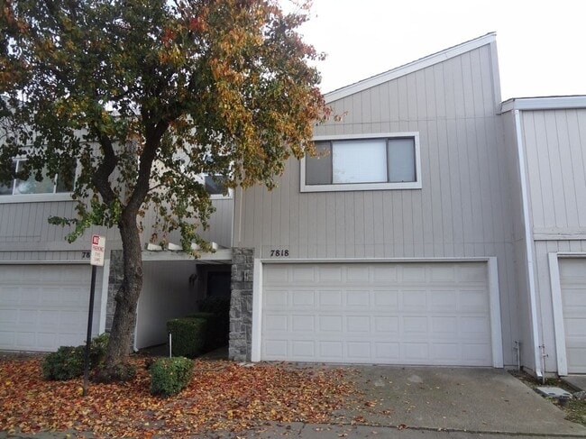 Building Photo - 7818 Hampton Ln
