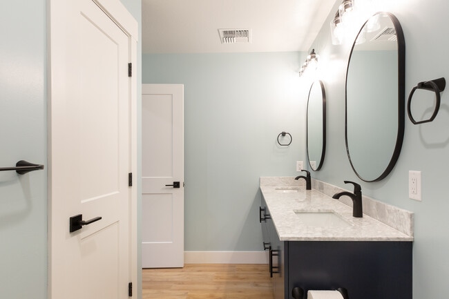 Building Photo - 5377 Remington Dr