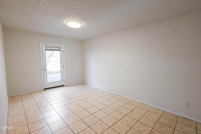 Building Photo - 11617 Soberana Ln