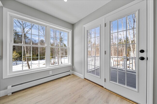 Building Photo - 142 S Main St