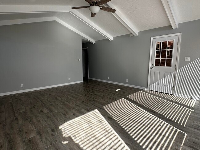Building Photo - 2139 Kingsley Ct