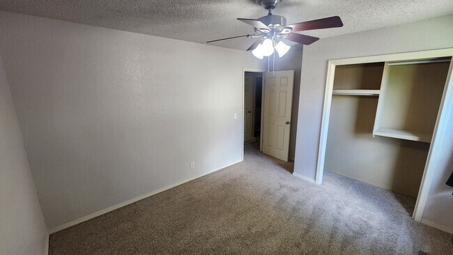 Building Photo - 2508 W Dallas Ct