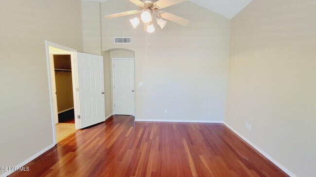 Building Photo - 6329 Franklin Ridge Dr