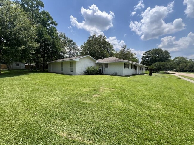 Building Photo - 10444 Browning Dr