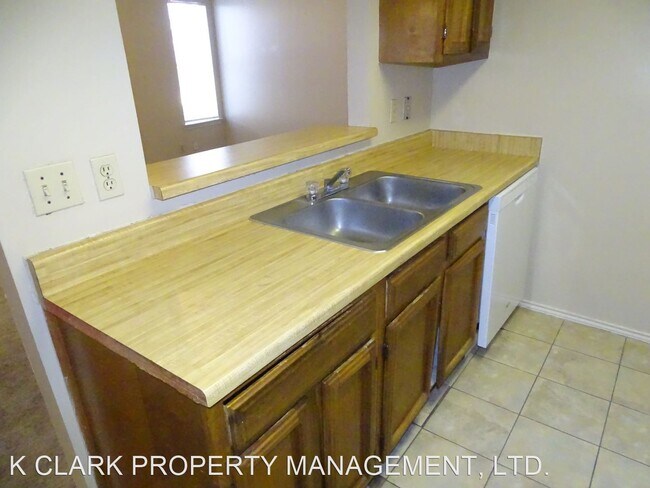 Building Photo - 2 br, 1 bath House - 7025 SILVER CANYON
