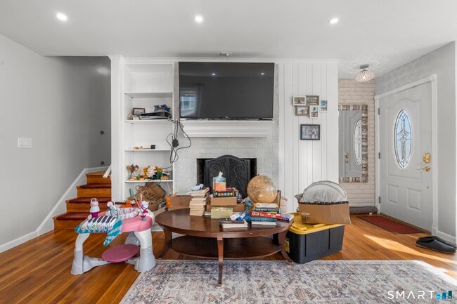 Building Photo - 540 Lakeside Dr