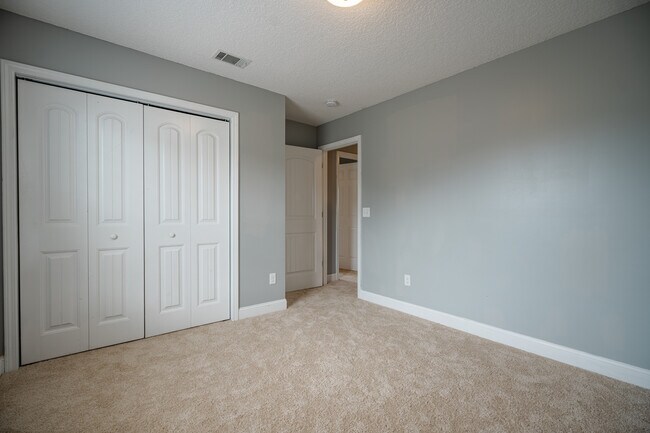 Building Photo - 717 Highgrove Ct